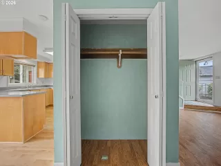 Photo #1: 305141953 Listing 