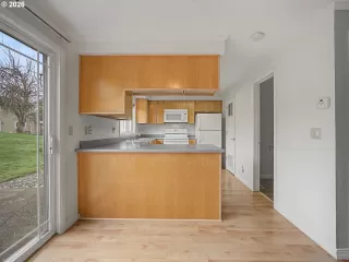 Photo #5: 305141953 Listing 