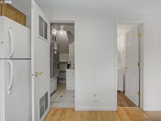 Photo #6: 305141953 Listing 