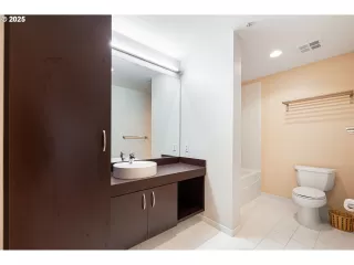 Photo #5: 305427546 Listing