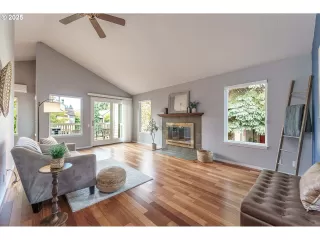 Photo #6: 306884488 Listing