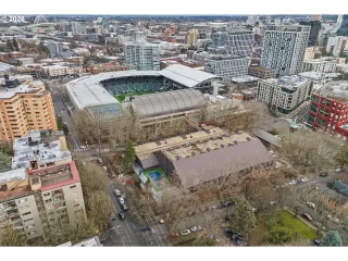 Photo #4: 306989379 Listing 