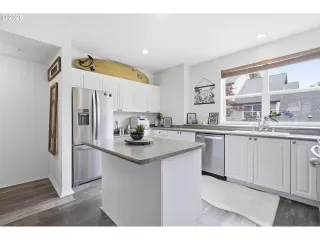 Photo #5: 307219298 Listing