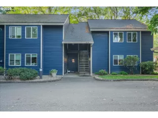 Browse active condo listings in BRIAN PARK