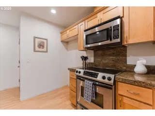 Photo #4: 307336456 Listing