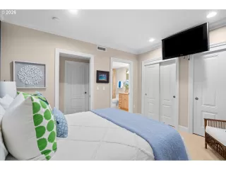 Photo #1: 307542596 Listing 