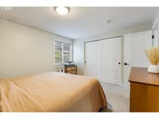 Photo #4: 308134148 Listing