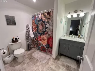 Photo #5: 308314222 Listing