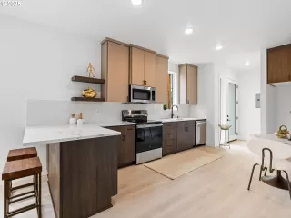 Photo #2: 308377235 Listing