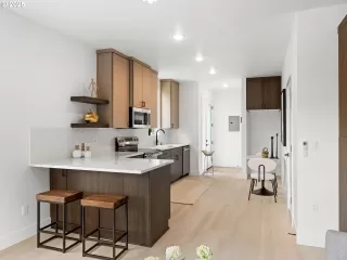 Photo #3: 308377235 Listing