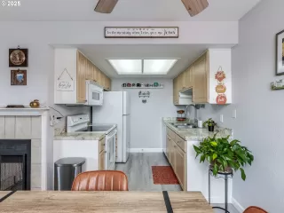 Photo #3: 308403846 Listing