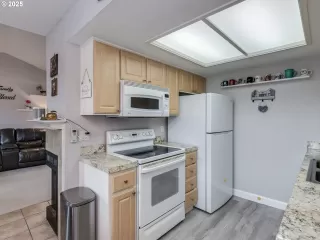 Photo #4: 308403846 Listing