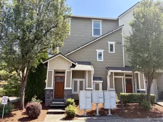 Photo #3: 308628603 Listing