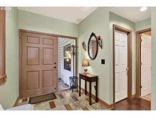 Photo #2: 308893492 Listing