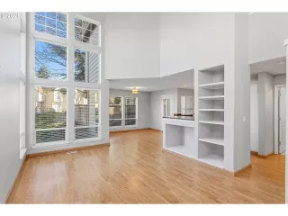 Photo #2: 309064042 Listing