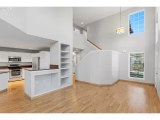 Photo #3: 309064042 Listing