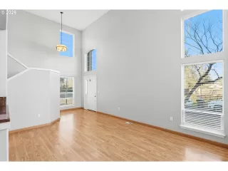 Photo #4: 309064042 Listing