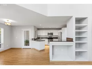 Photo #6: 309064042 Listing