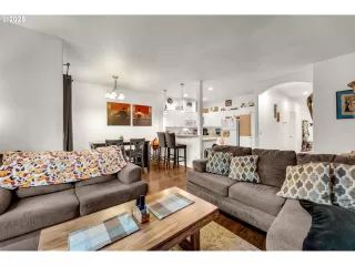 Photo #1: 309484018 Listing