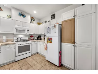 Photo #2: 309484018 Listing