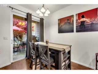 Photo #5: 309484018 Listing