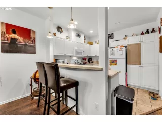 Photo #6: 309484018 Listing