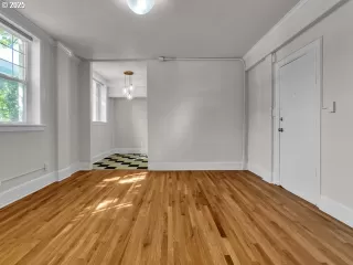 More Details about MLS # 309683630 : 20 NW 16TH AVE 8
