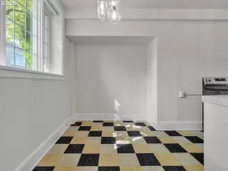 Photo #4: 309683630 Listing 