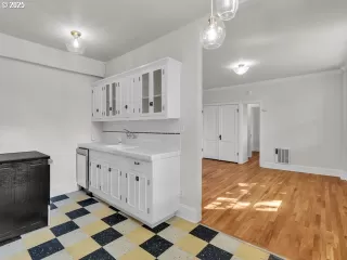 Photo #5: 309683630 Listing 