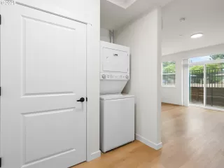 Photo #5: 309703411 Listing