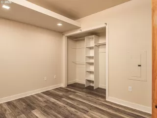 Photo #5: 309905604 Listing