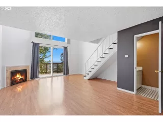 Photo #3: 310396402 Listing