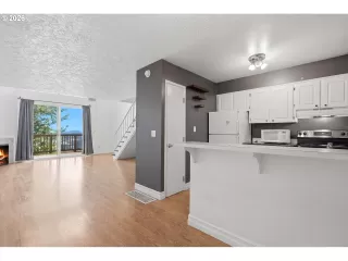 Photo #6: 310396402 Listing