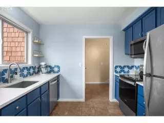 Photo #4: 310883906 Listing