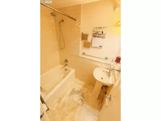 Photo #2: 310927161 Listing