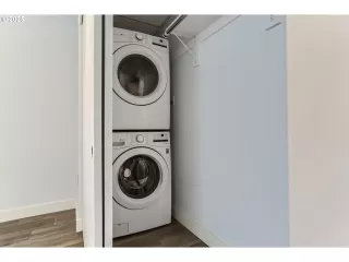 Photo #6: 311101792 Listing 