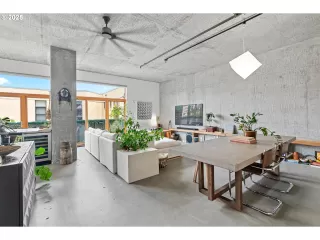 Photo #2: 311307496 Listing