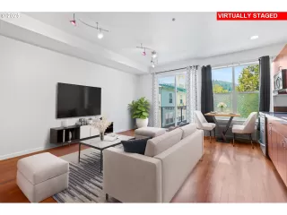 Photo #3: 311678149 Listing