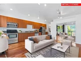 Photo #4: 311678149 Listing