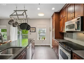 Photo #6: 312058837 Listing 