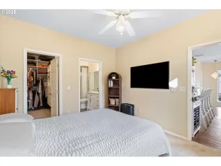 Photo #4: 312458456 Listing