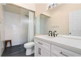 Photo #5: 312458456 Listing