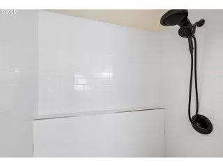 Photo #6: 312458456 Listing