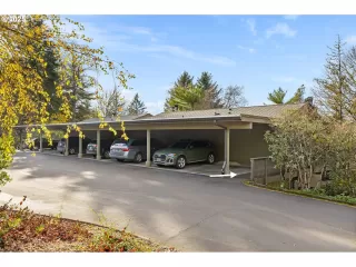 Photo #6: 312463802 Listing