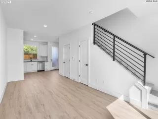 Photo #4: 312696801 Listing