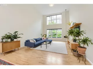 Photo #4: 312937148 Listing