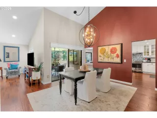 Photo #2: 313027665 Listing