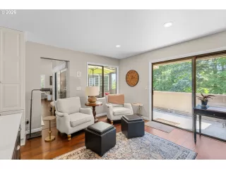 Photo #5: 313027665 Listing