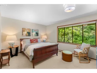 Photo #6: 313027665 Listing