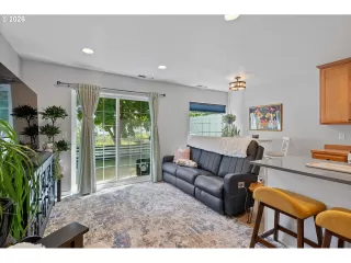 Photo #3: 313614962 Listing